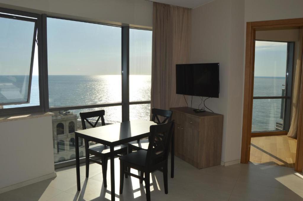 Luxury Apartments Batoumi Extérieur photo