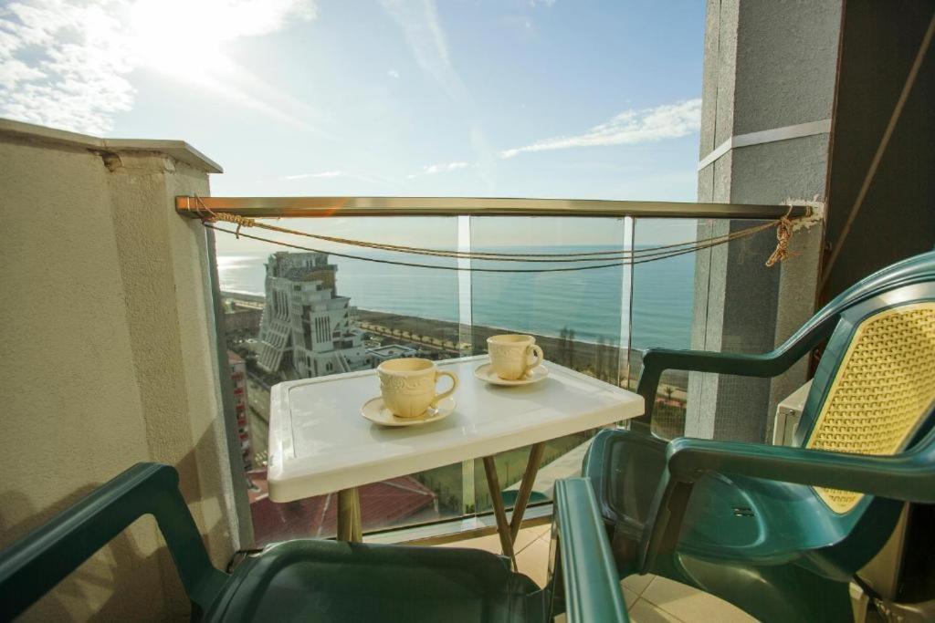 Luxury Apartments Batoumi Extérieur photo
