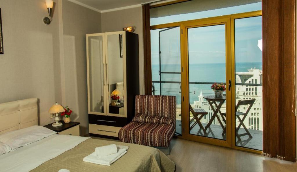 Luxury Apartments Batoumi Extérieur photo