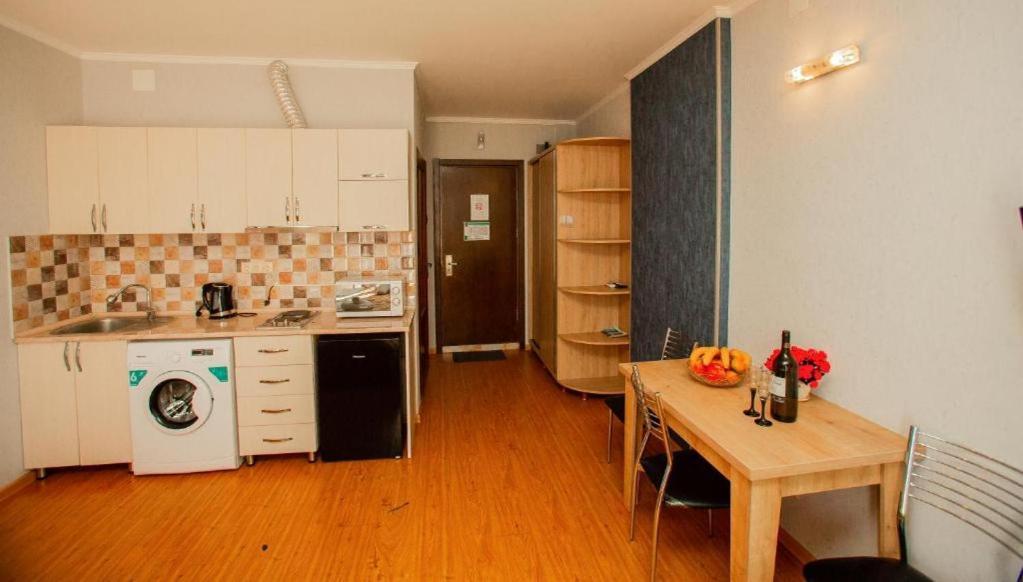 Luxury Apartments Batoumi Extérieur photo