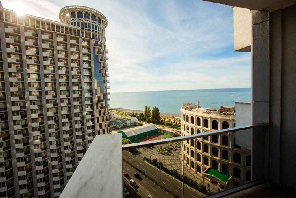 Luxury Apartments Batoumi Extérieur photo