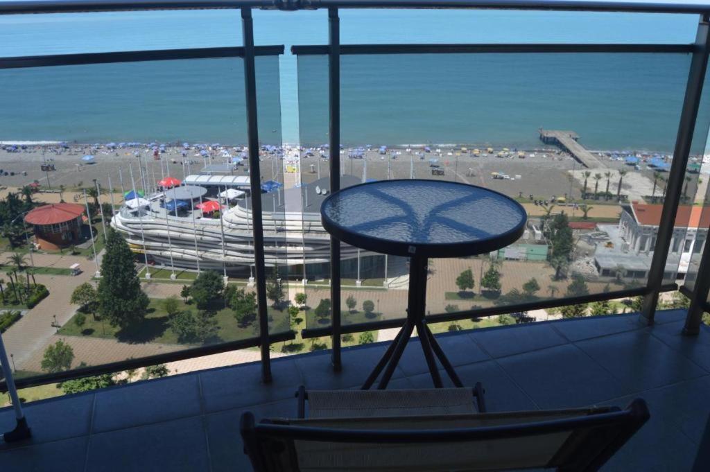 Luxury Apartments Batoumi Extérieur photo