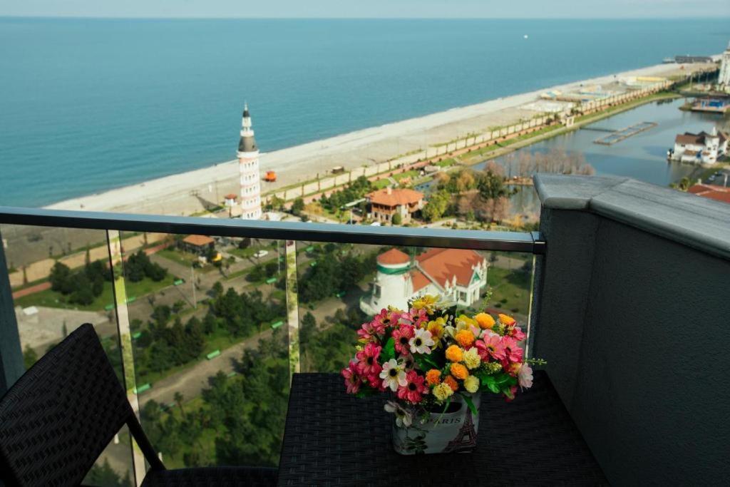 Luxury Apartments Batoumi Extérieur photo